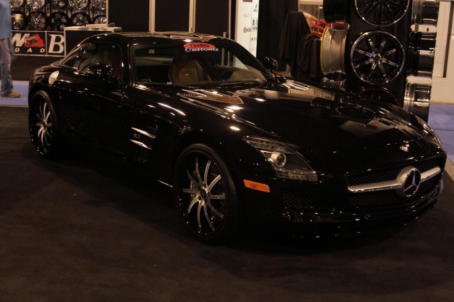  Mercedes-Benz SLS AMG with Savini Wheels 2010 года  (фото 6 из 7)